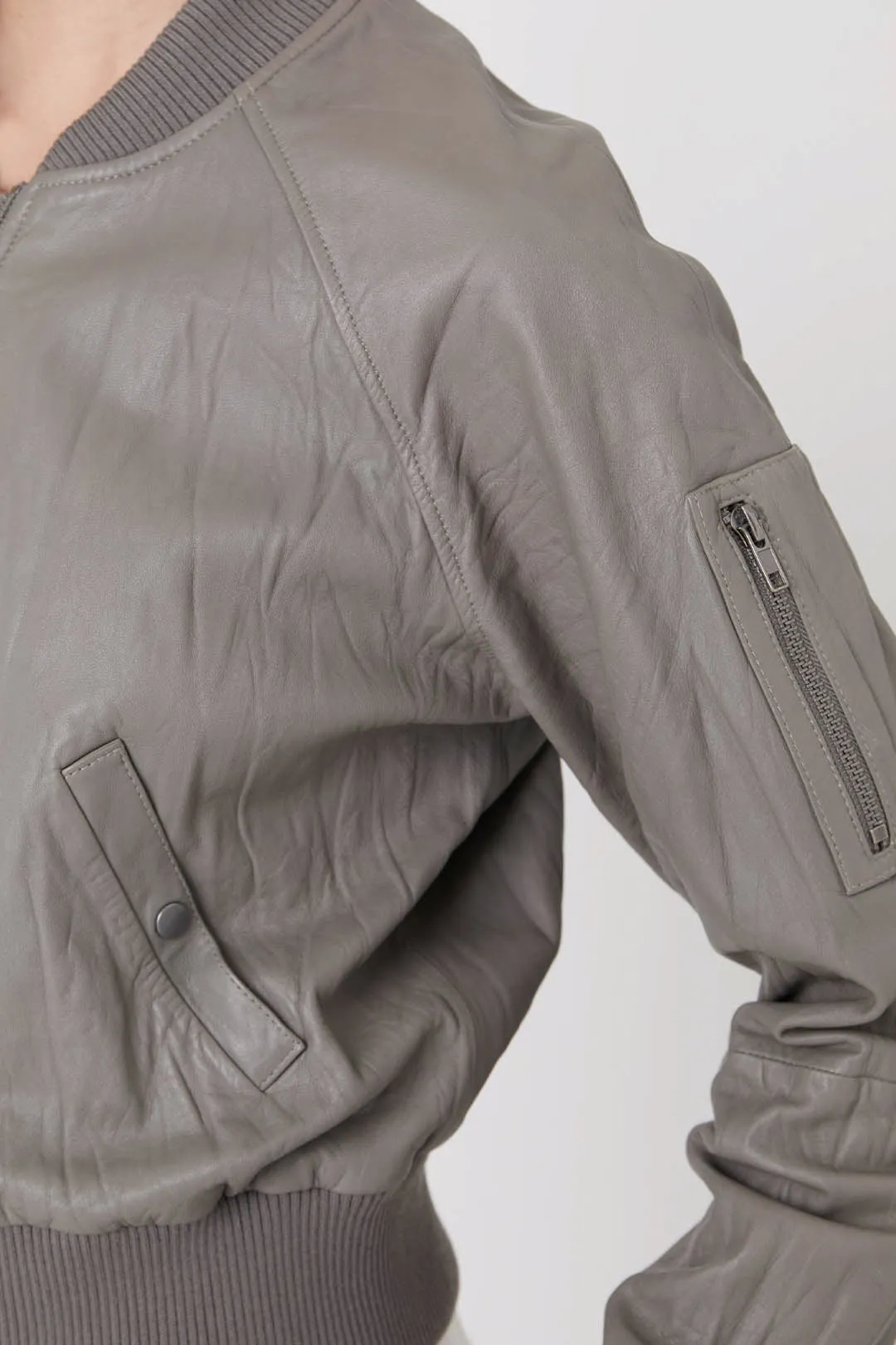 LEATHER BOMBER JACKET, CEMENT